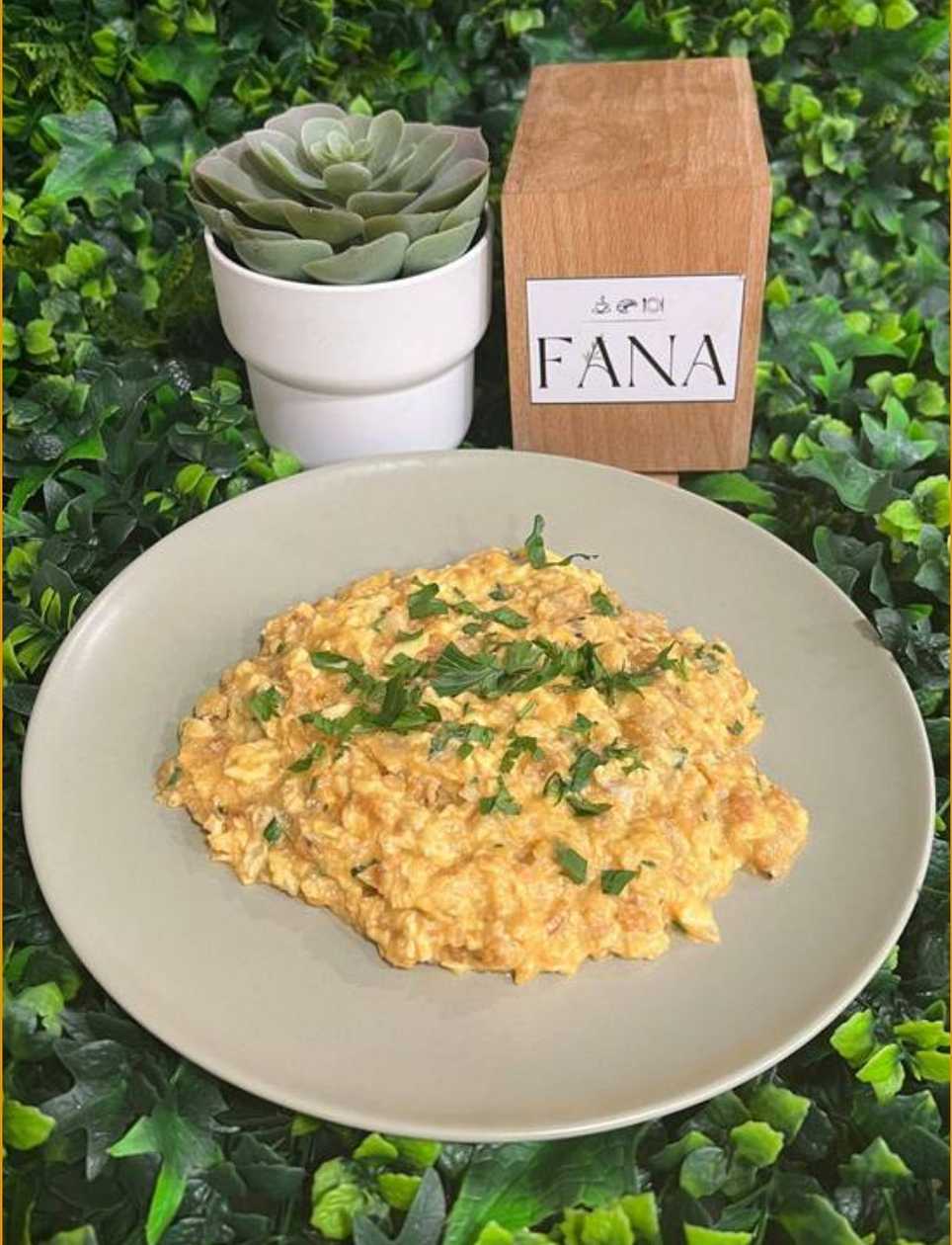 Eggs with Farinheira Sausage