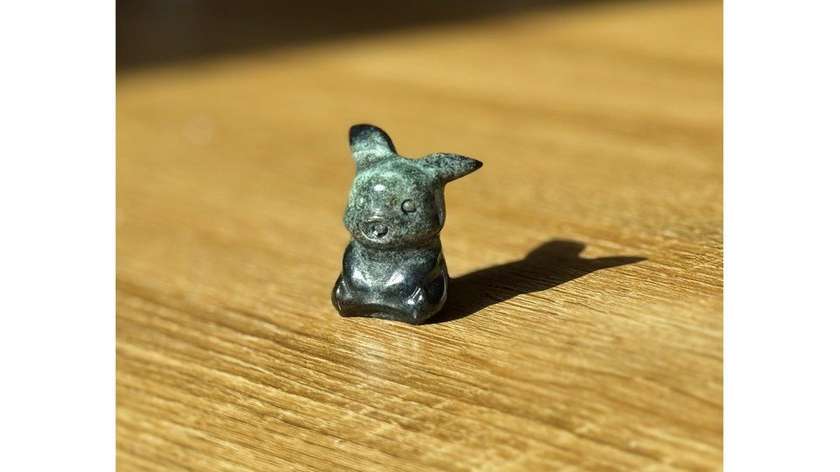 Silver Sheen Obsidian Pikachu (22g)