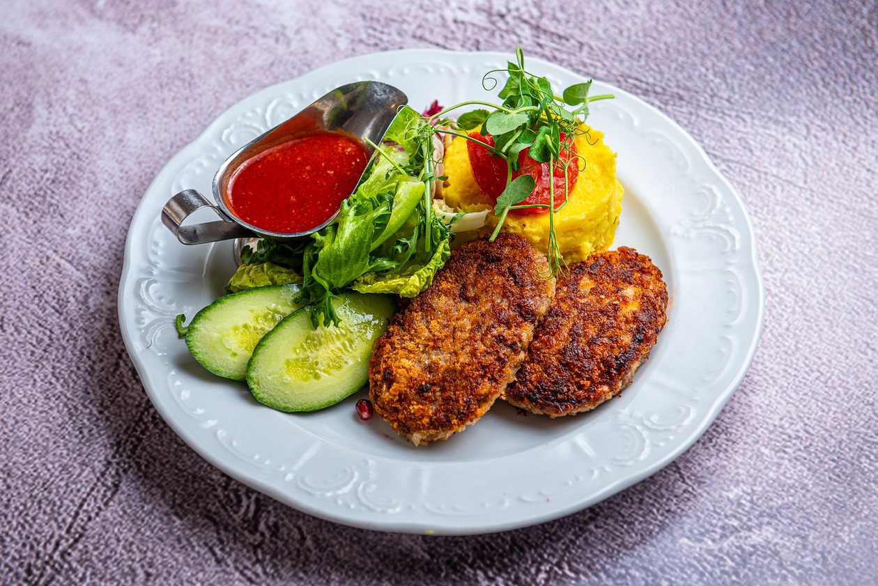 Армуду котлеты с картофельным пюре