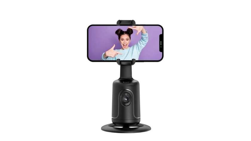 Intelligent Selfie with Face Recognition Tracking and Gesture Recognition