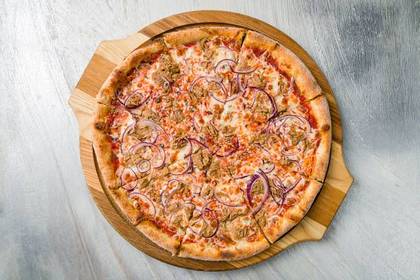 Tuna pizza