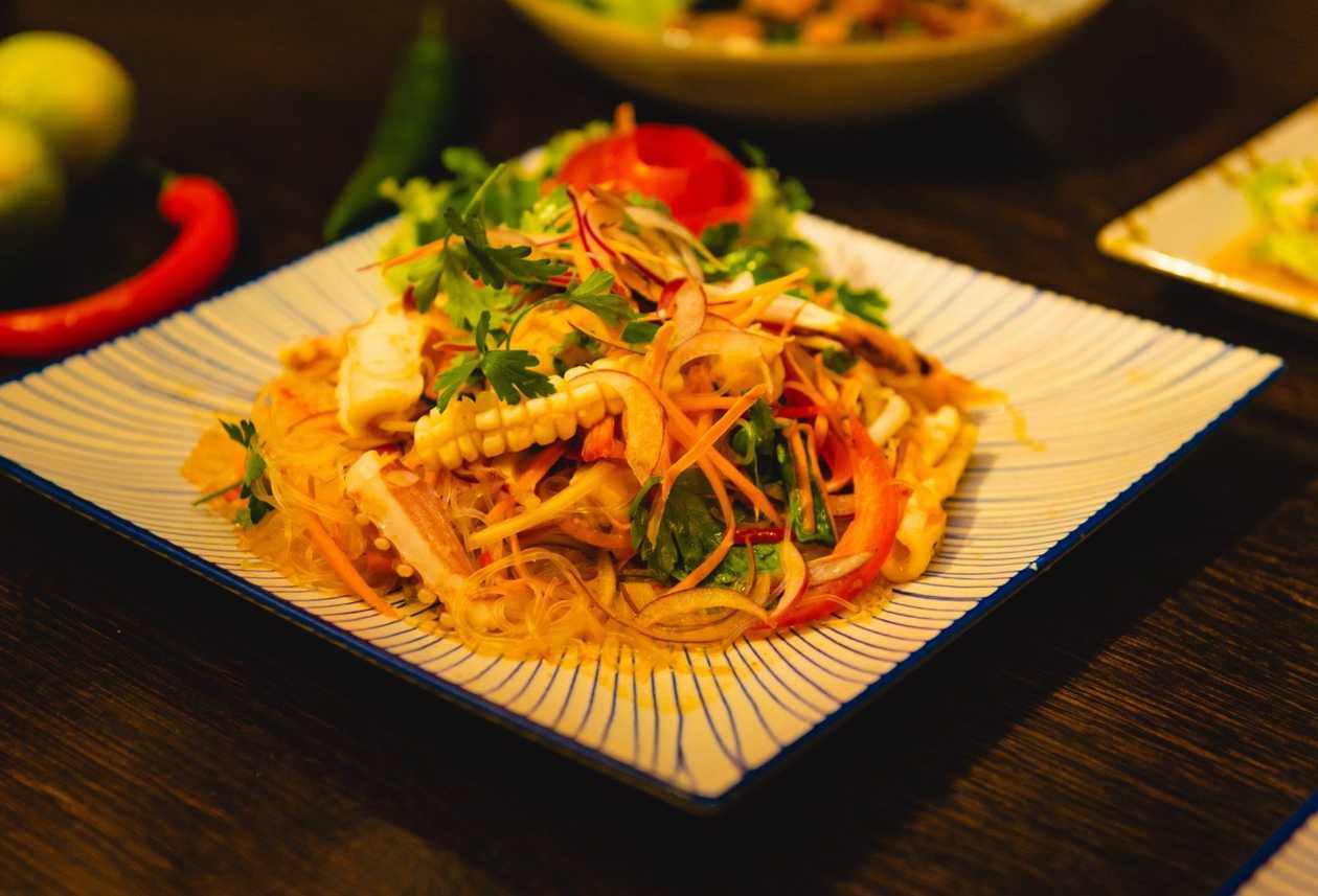 ** SEA FOOD SALAD WITH NOODLES-SALATA DE FRUCTE DE MARE CU TAIETEI