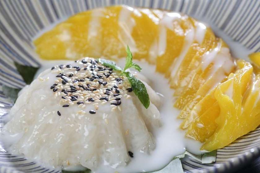 Fresh mango with sticky rice/Khao Niew Mamuang