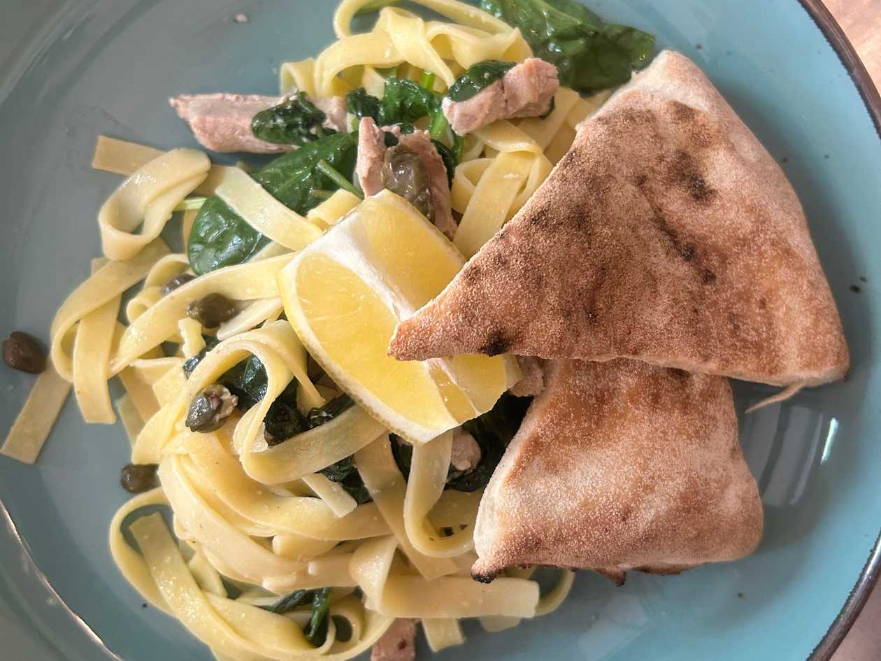 Tagliatelle al tonno fresco