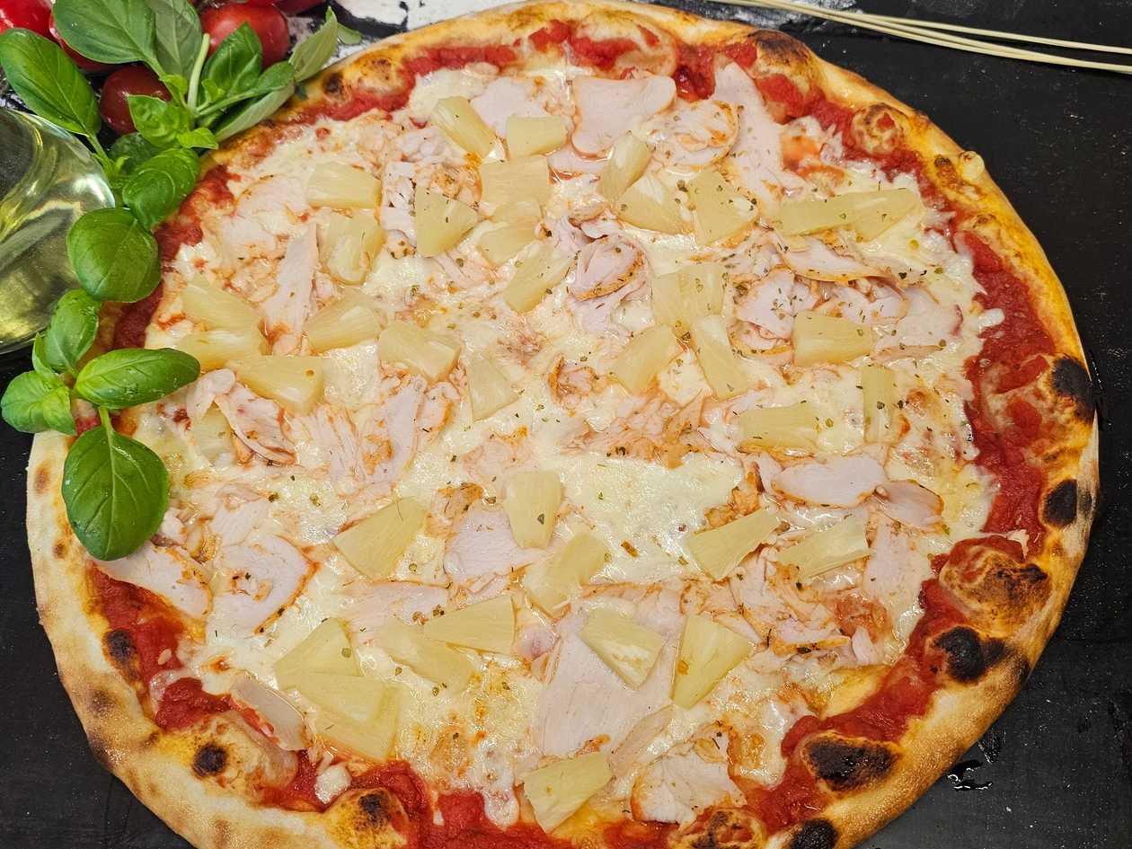 Hawaiian pizza