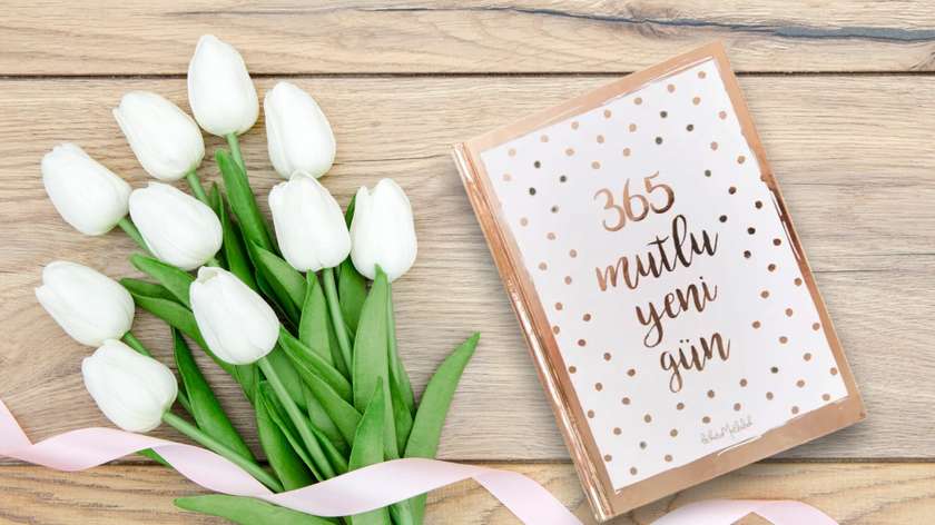 365 Happy New Days Rose Gold