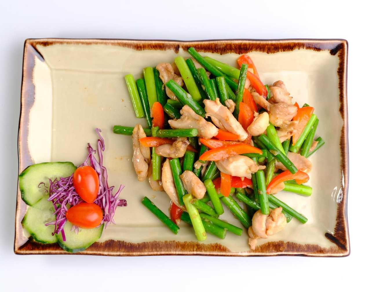 167. Stir-fried Chicken with Garlic Shoots