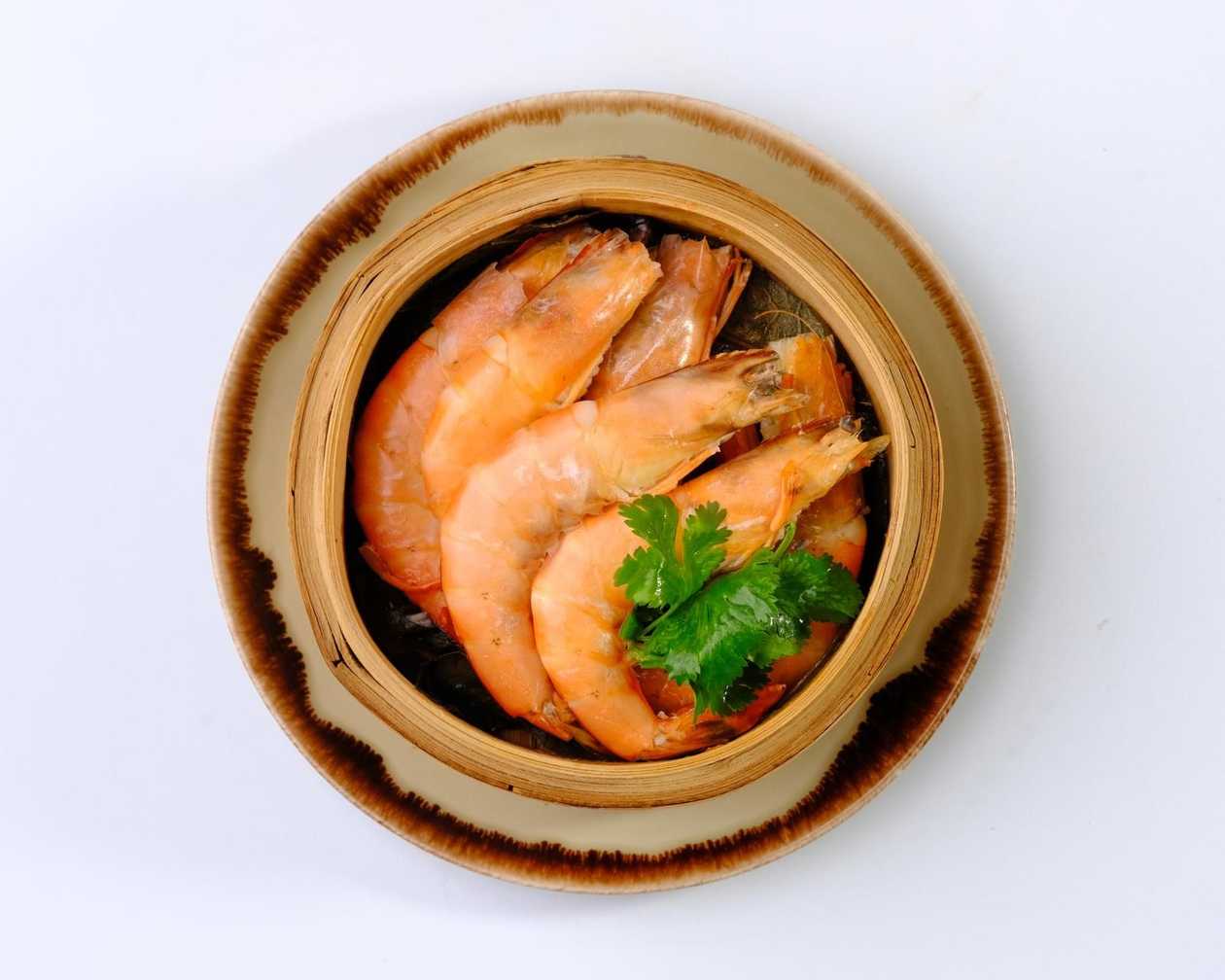 010. Bamboo Basket Steamed Wild Prawns 120 gr.