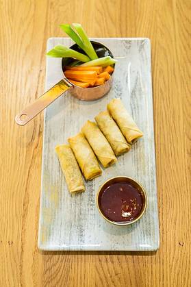 Spring Rolls Cu Legume Si Sos Sweet Chili (300g)