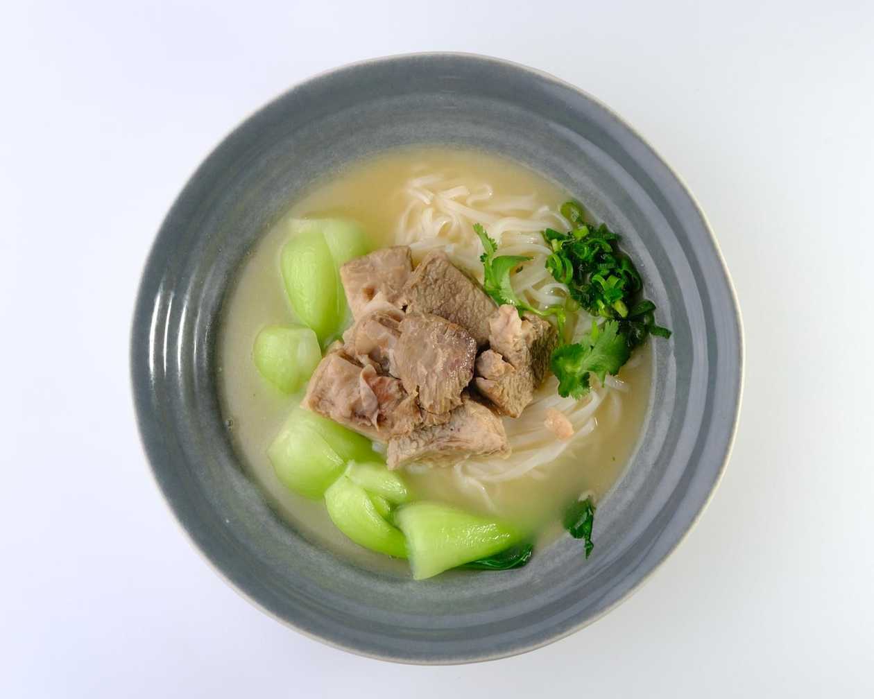218. Beef Rice Noodle soup
