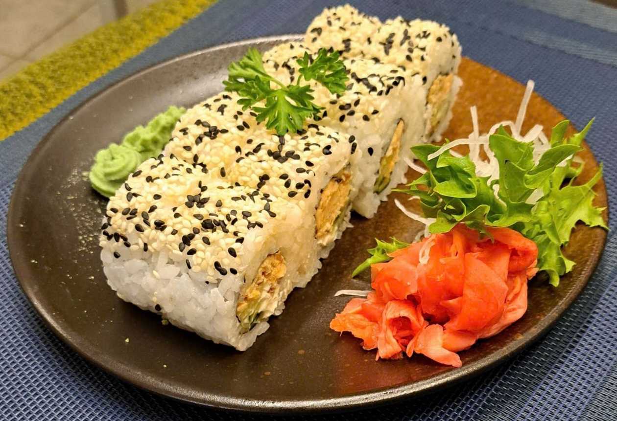 CA11 Grill Salmon Cucumber Roll