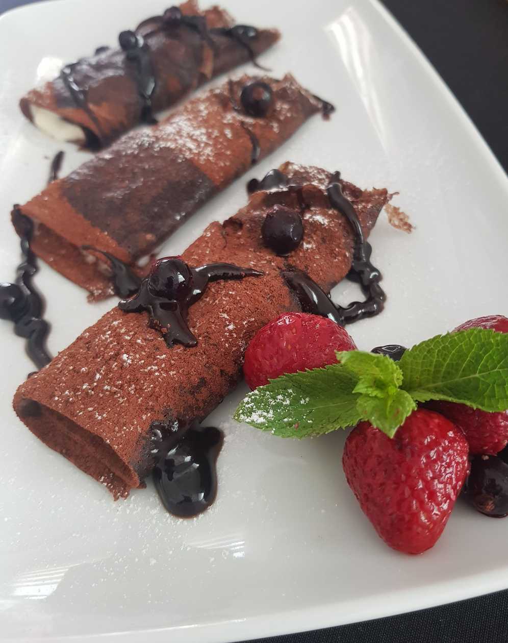 Clatite Cu Cacao Si Crema De Vanilie