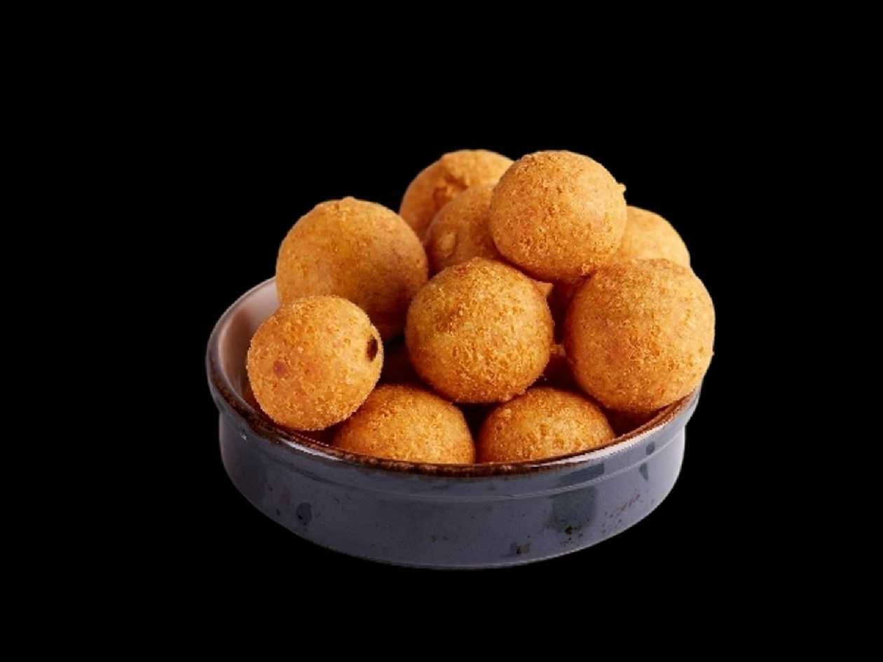 Curd doughnuts with salted caramel