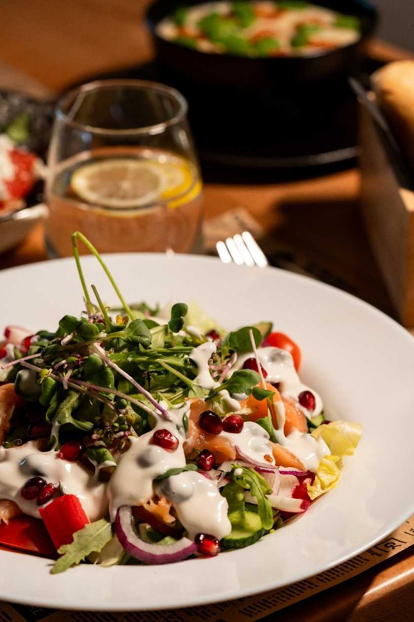 Bollo salad with smoked salmon and surimi