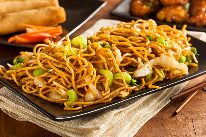 Chicken noodles ( minced chicken , noodles , onion , garlic , celery , carrot , tomatoes , basil )