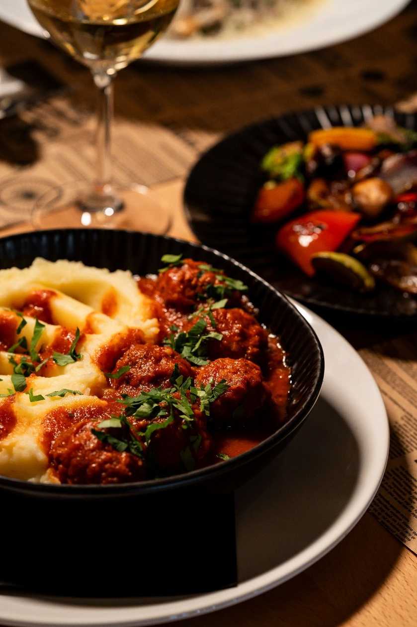 Marinated meatballs with mashed potatoes