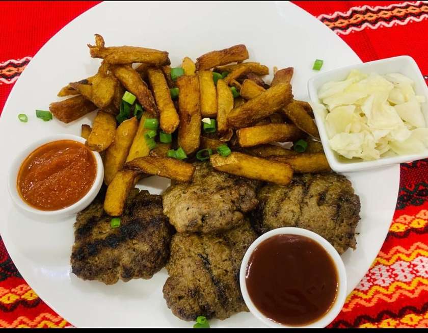 Kuftete, Bulgarian pork minced meat with home made French fries