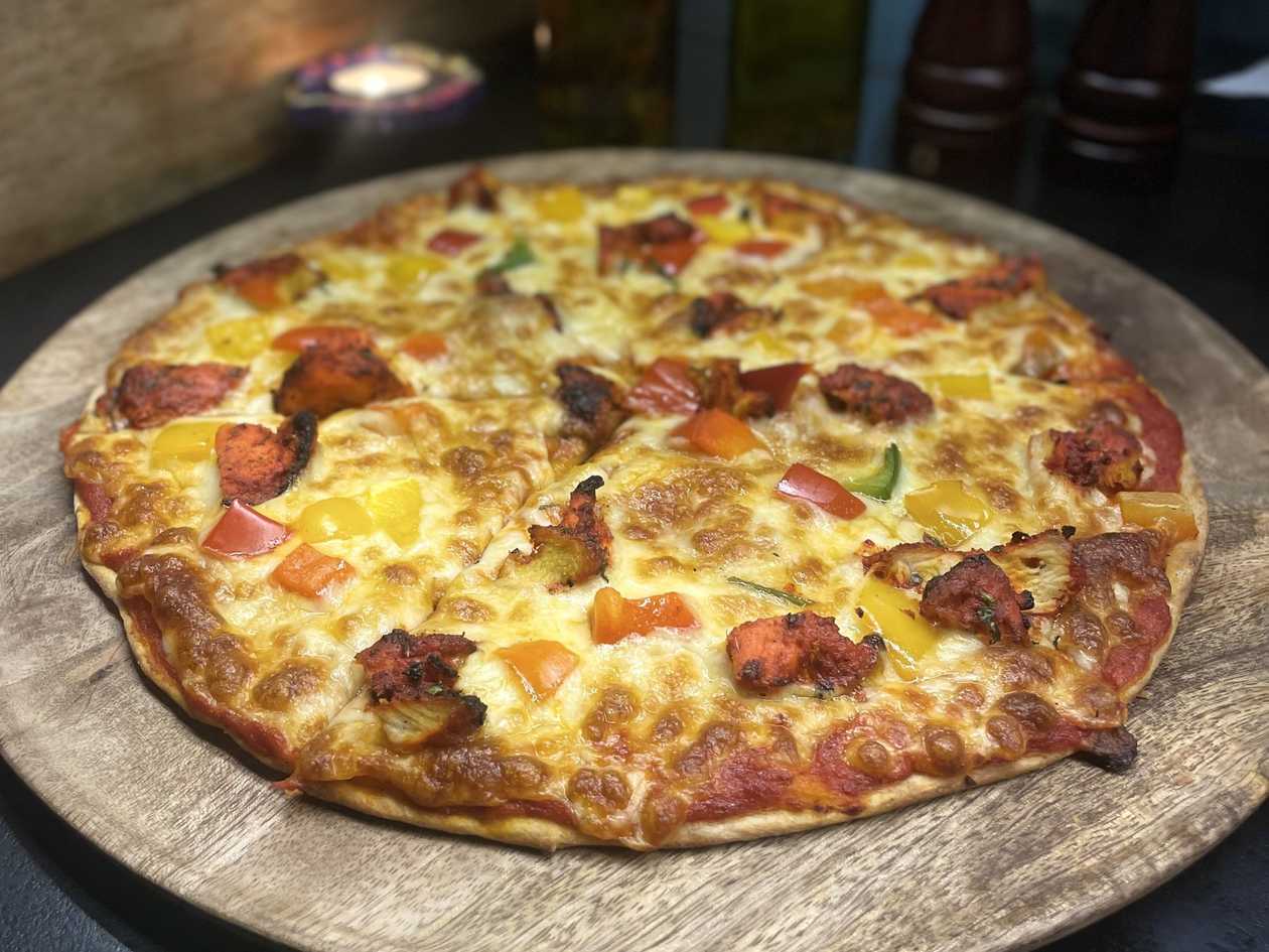 Bo Naanza Tikka Pizza