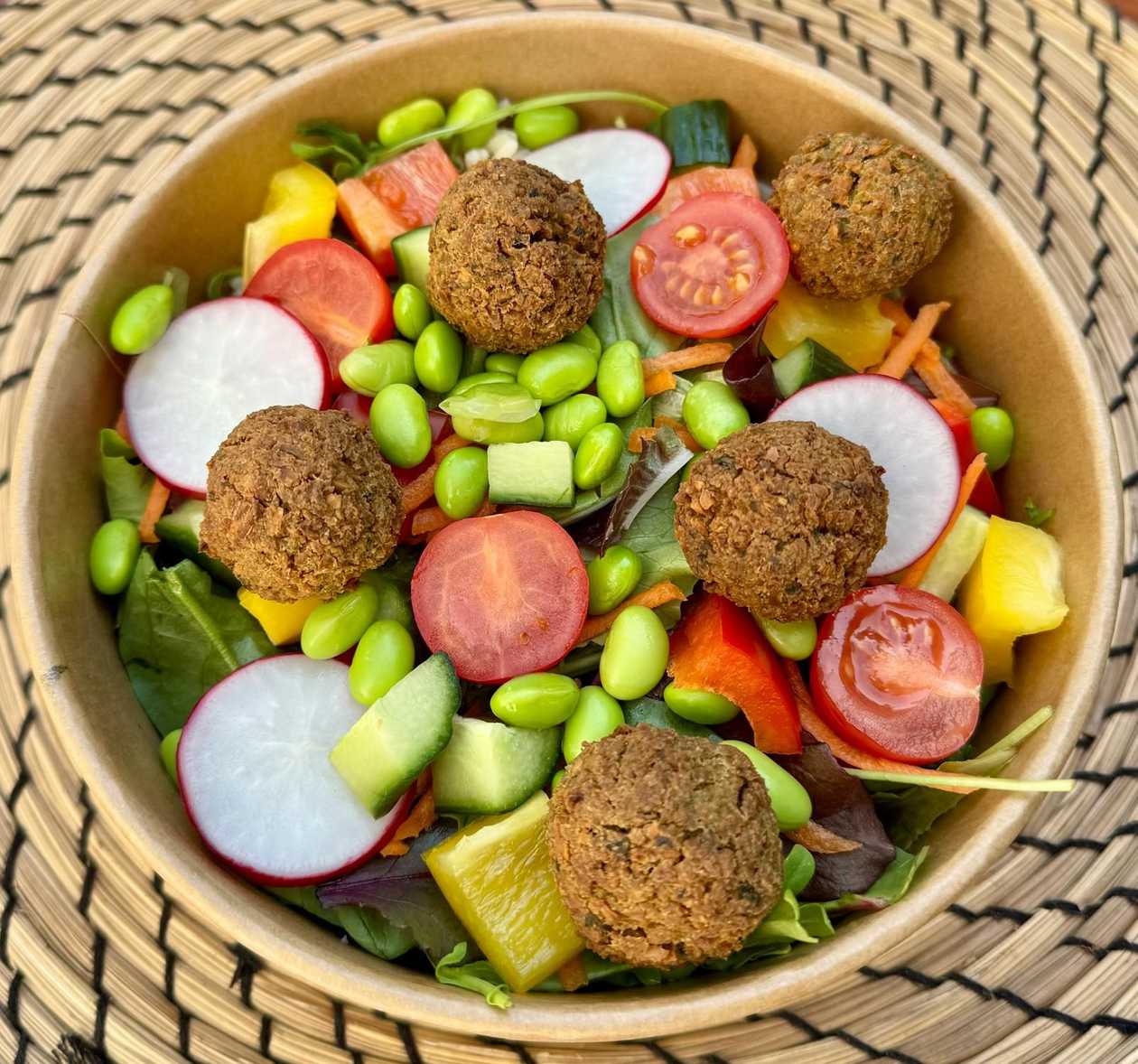 Falafel cu legume fresh