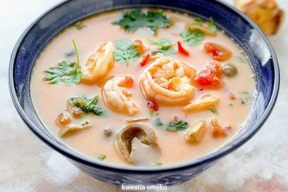 Zupa Tom Yum z krewetkami