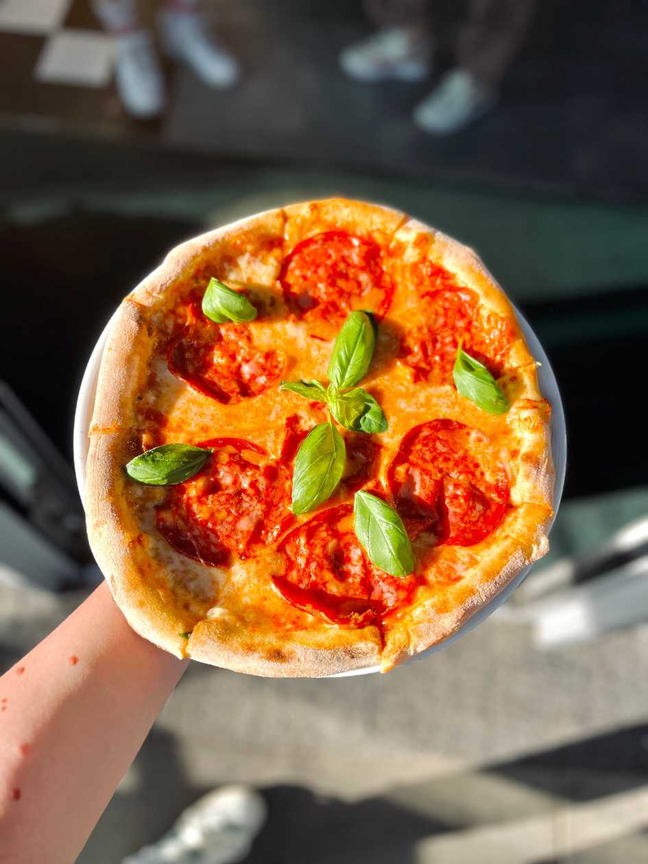 Salami Pizza