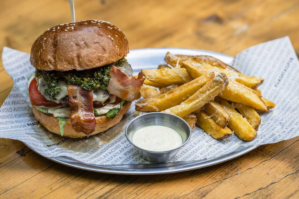 The Messy   Burger