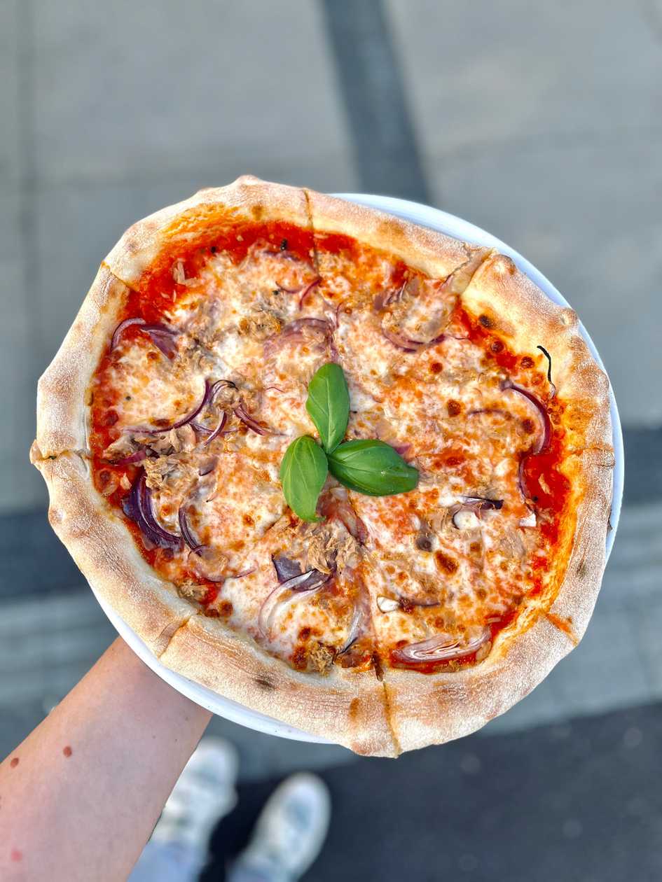 Tuna Pizza