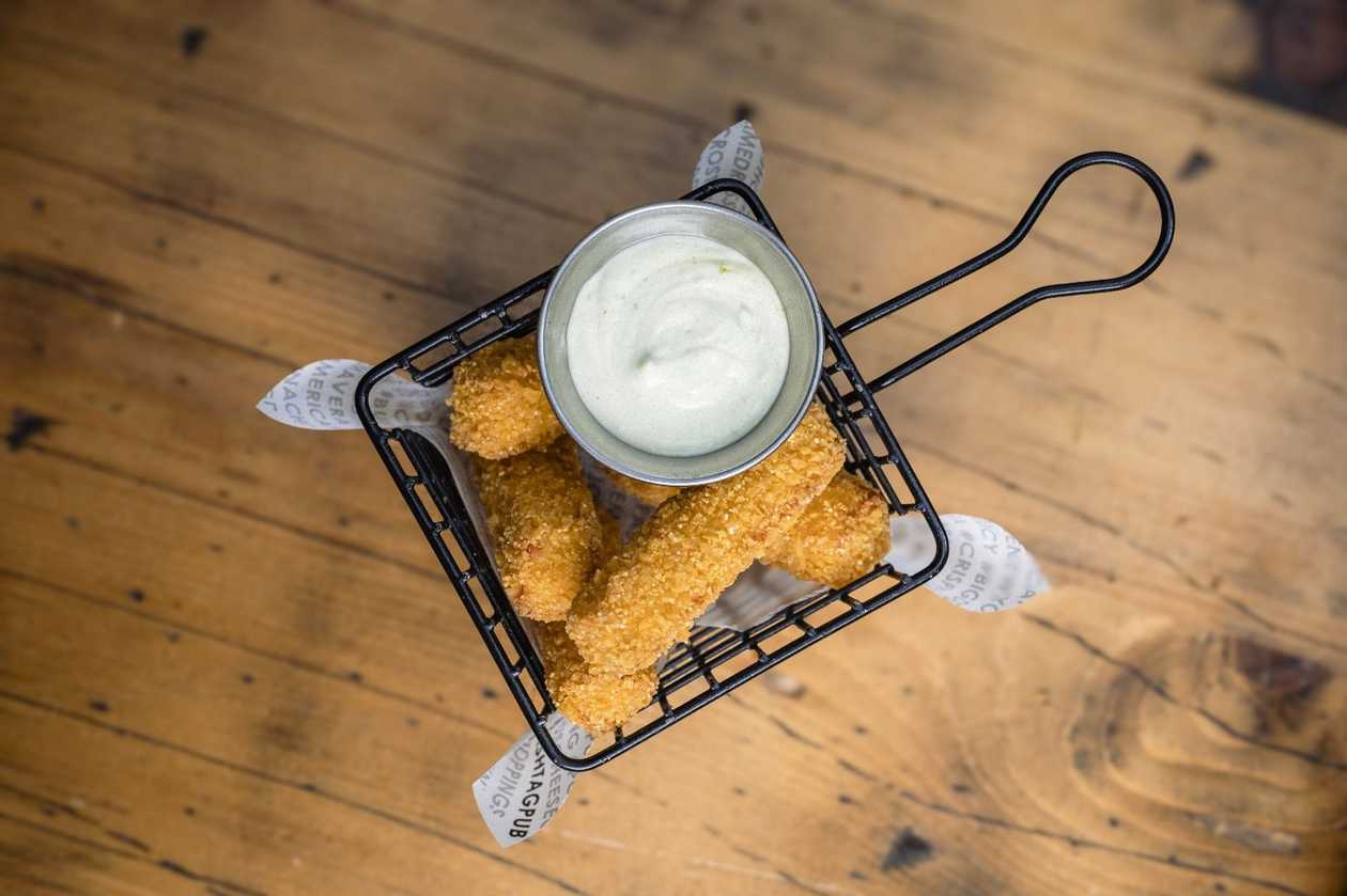 Halloumi fries