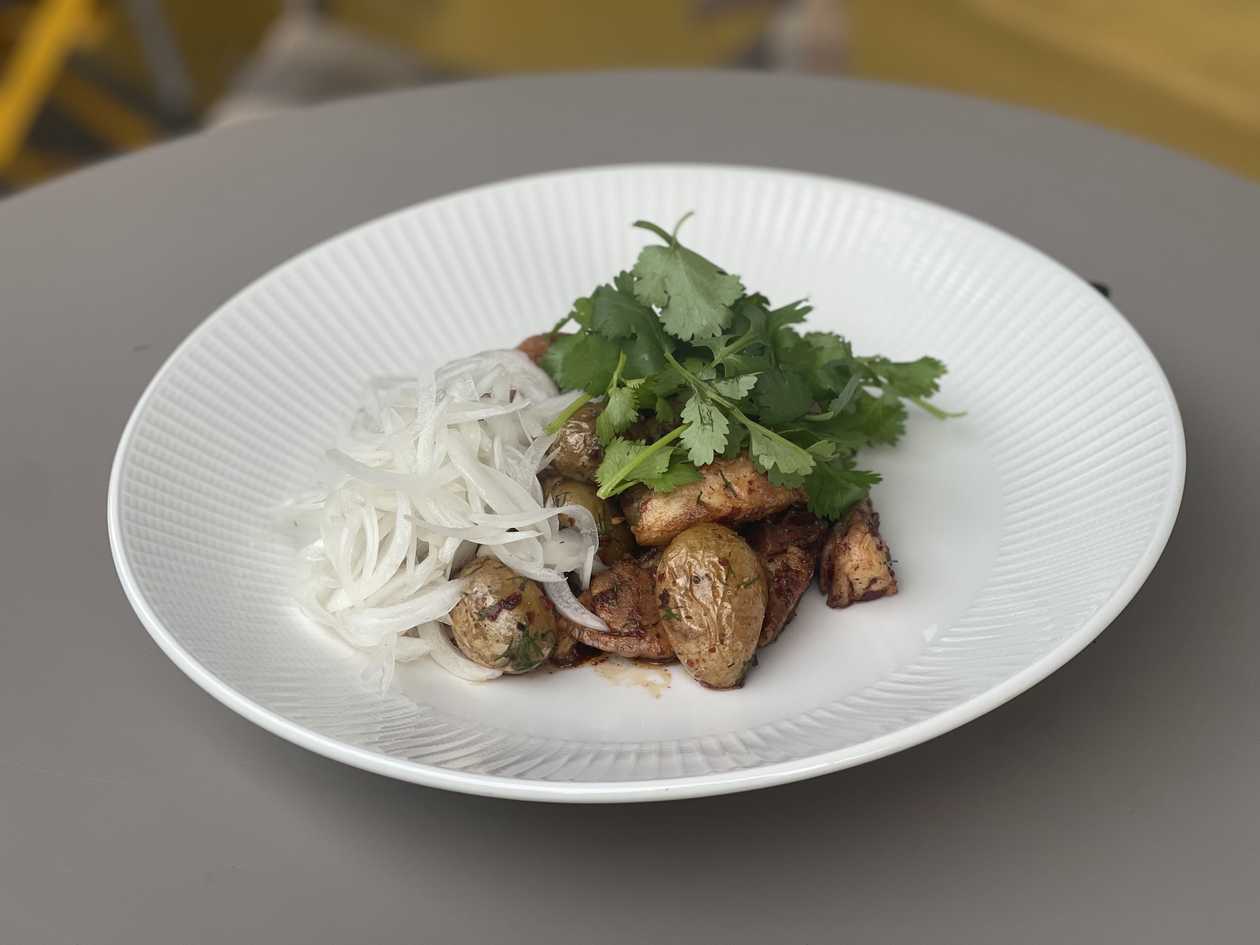 Young Cabbage and Chicken with Adjika