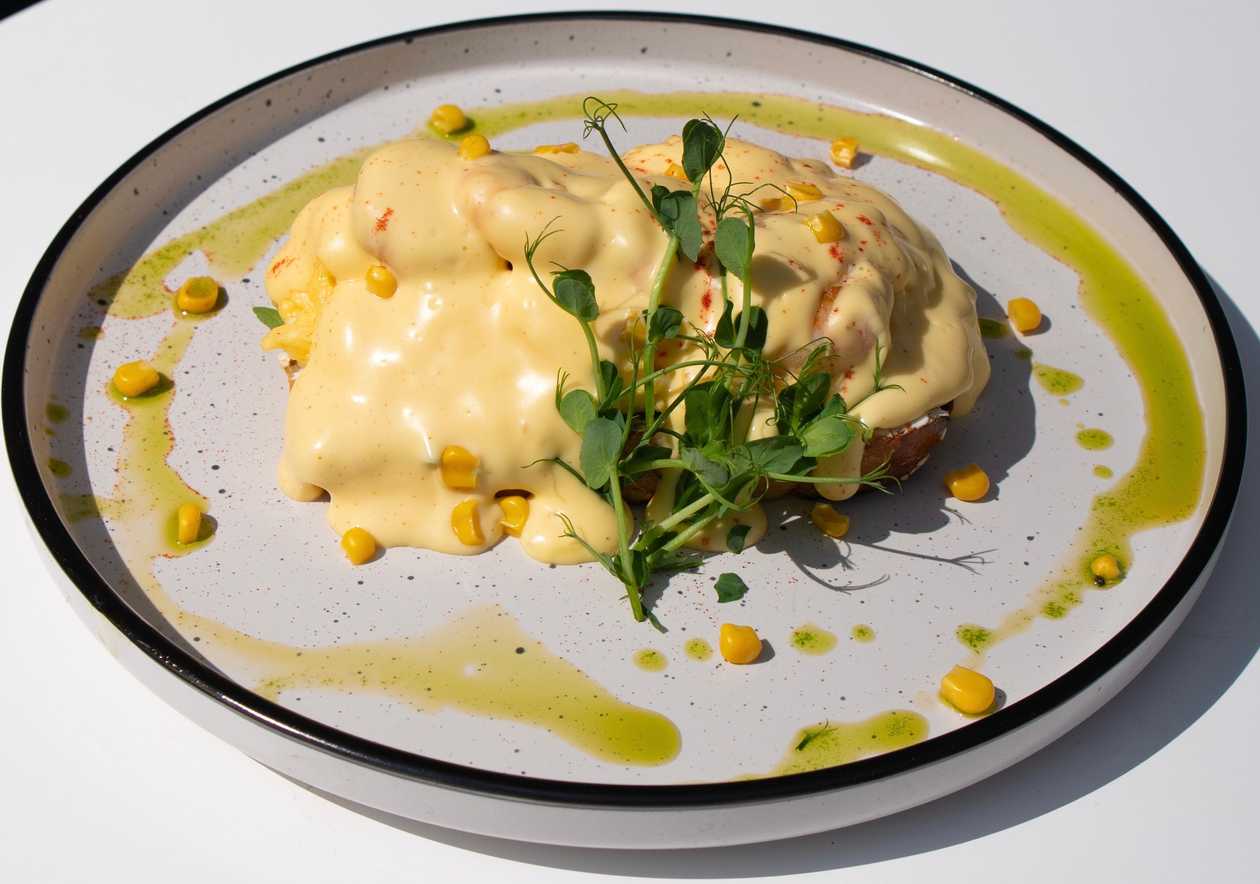 Creamy Scramble with Shrimp in Cheese Sauce