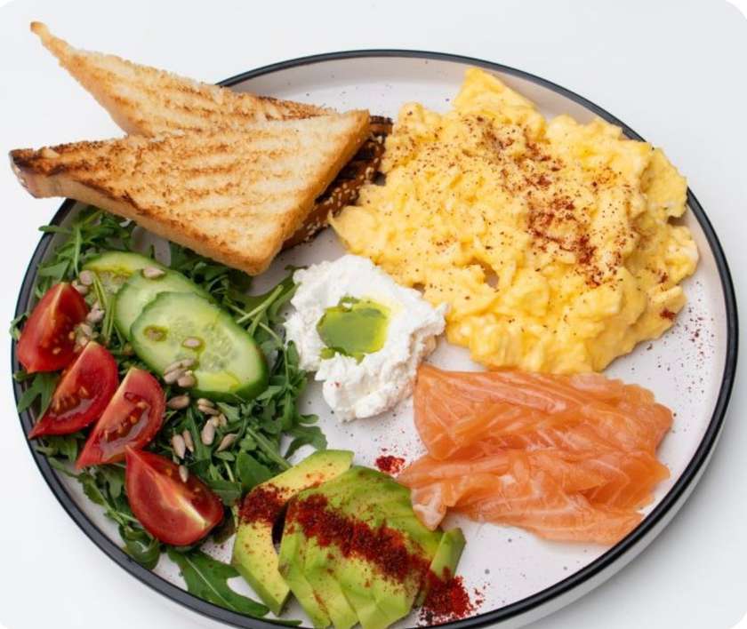 Breakfast base with salmon