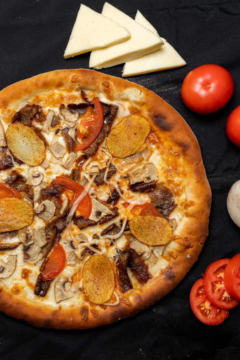 Manqal Pizza (restoranımıza özəl)