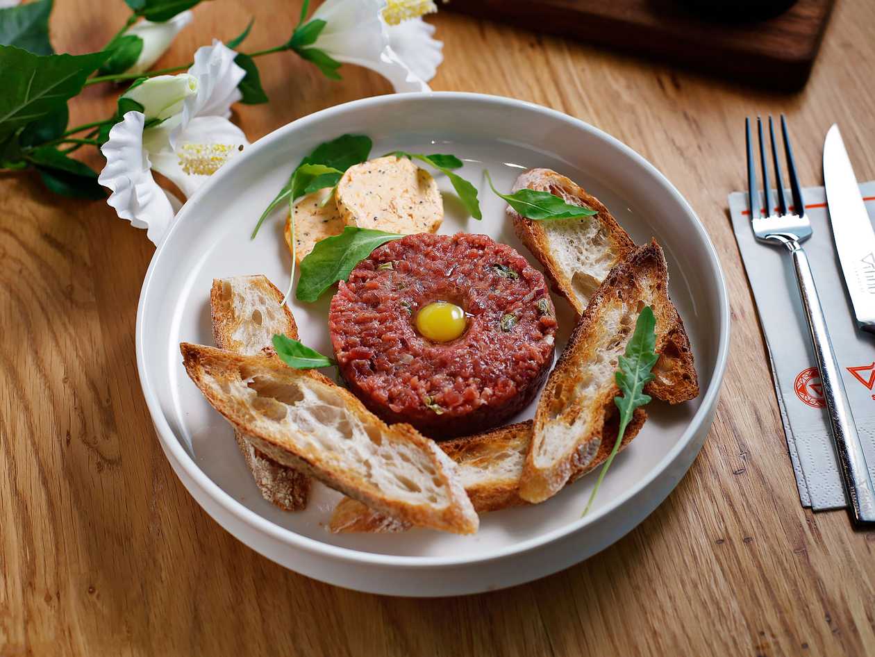 Biftec Tartar...Tartar Steak...Same Thing