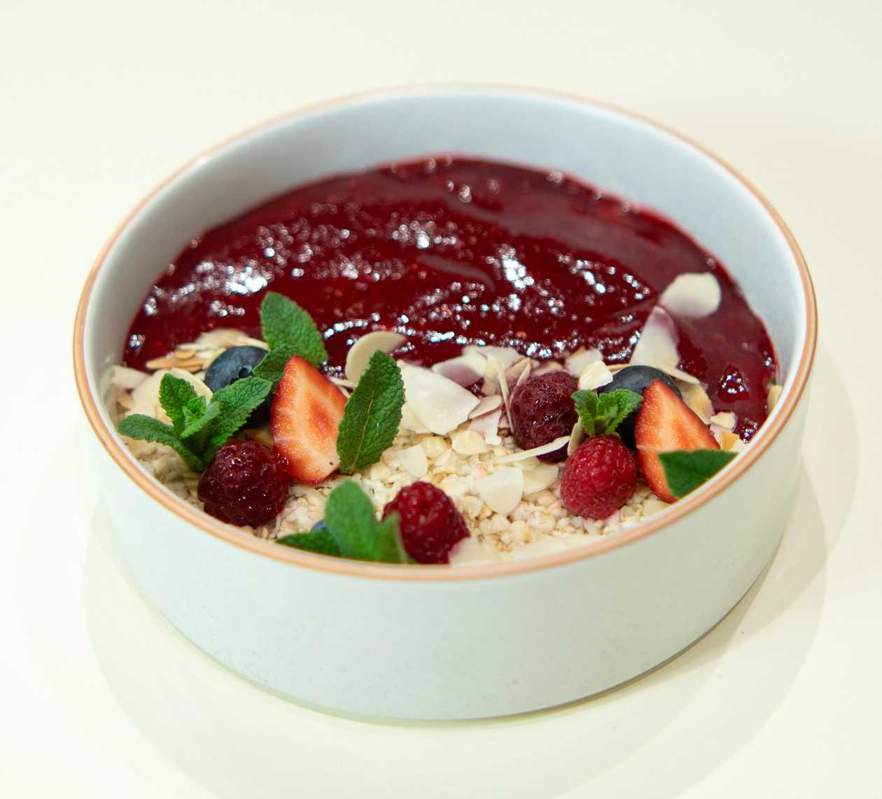 Sweet oatmeal with raspberries