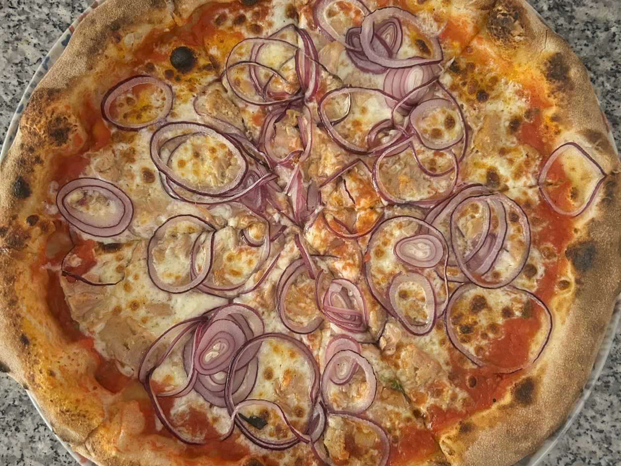 Pizza Tonno