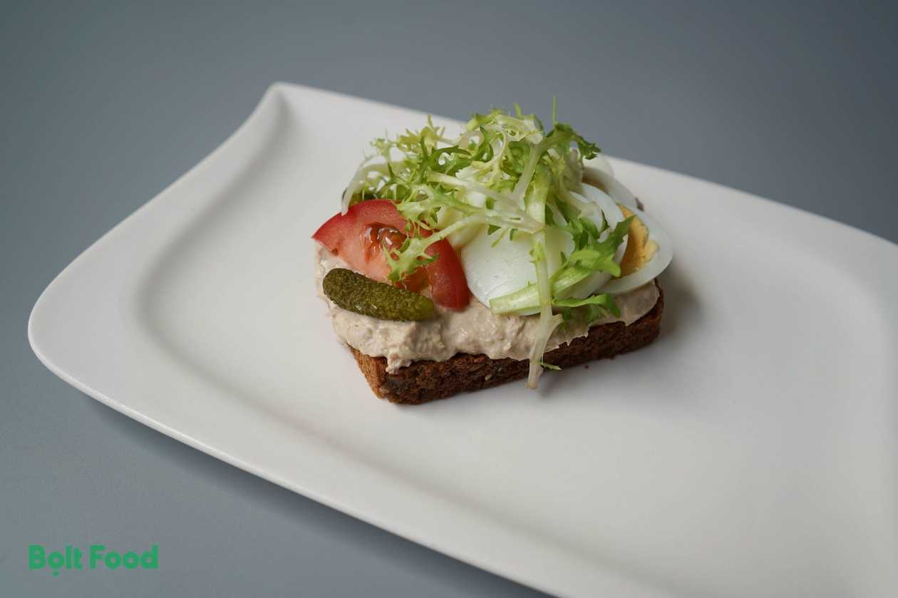 Bread with tuna spread