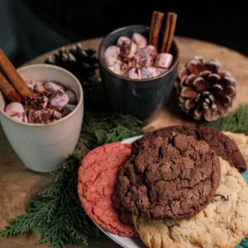 Hot Chocolate with Cookie (Mug Offer)