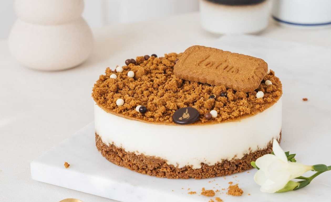 LOTUS Cake (PRE-ORDER ONLY 36 hours in advance)