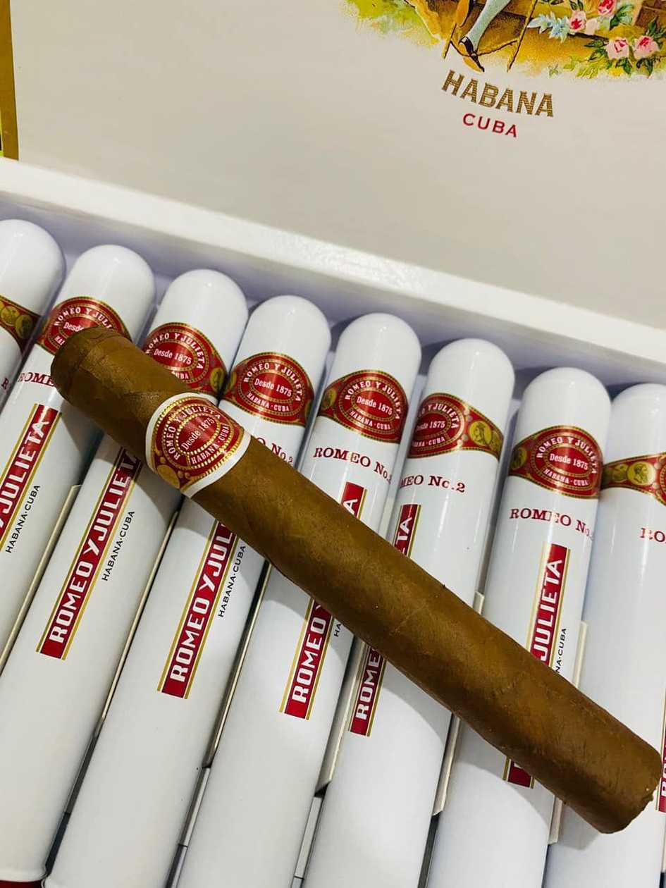 ROMEO & JULIETA N2 Tubos