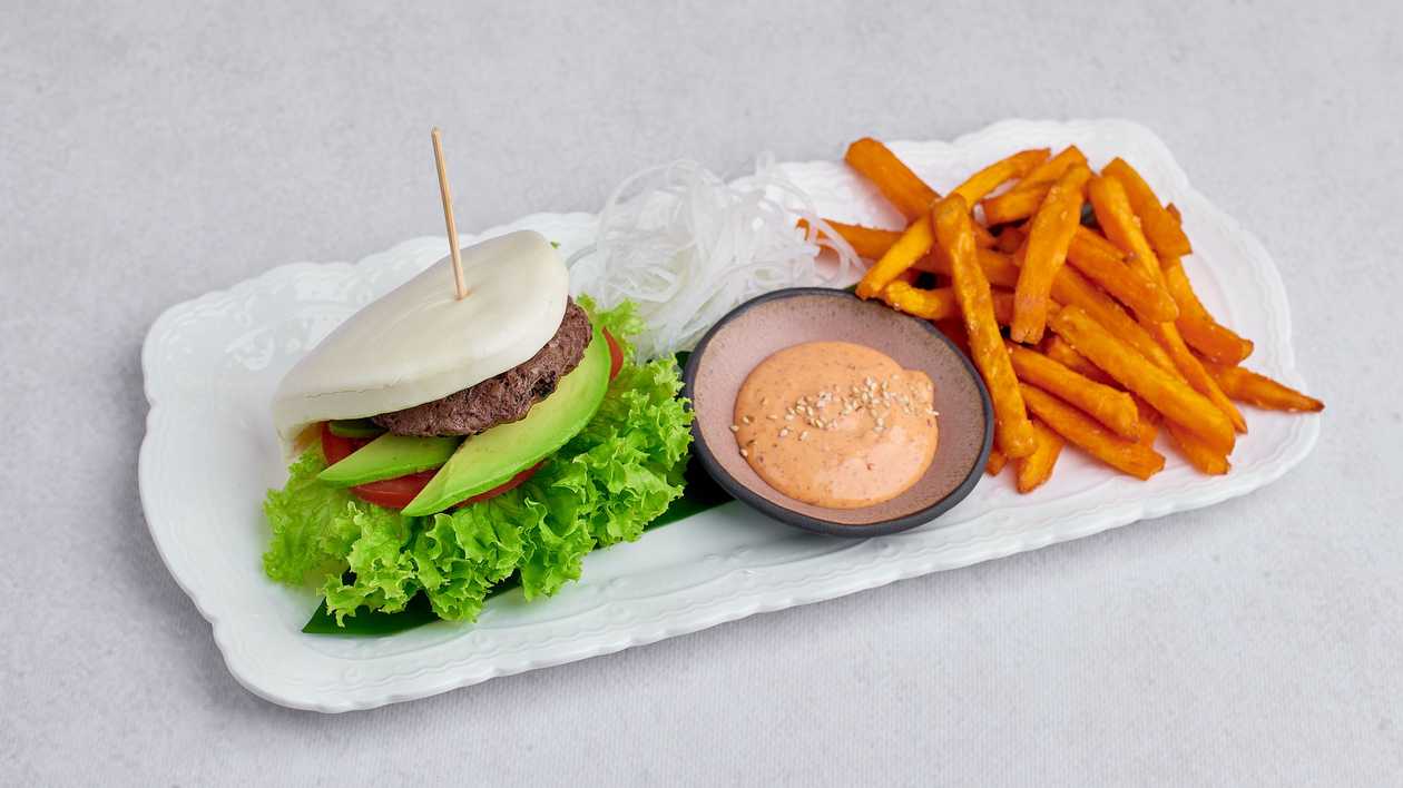 Burger Wagyu z frytkami