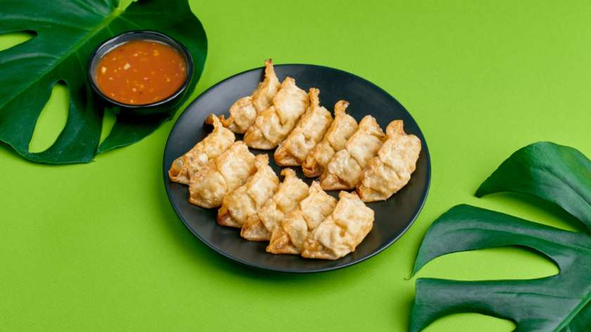 Zestaw 12 sztuk pierożków gyoza smażonych