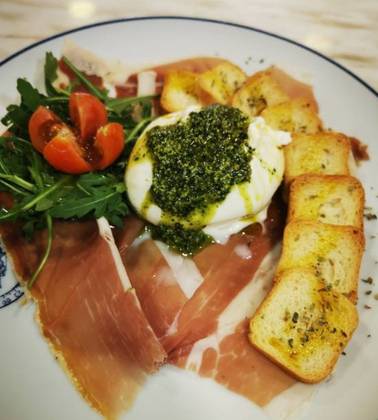 Fresh Burrata with Prosciutto