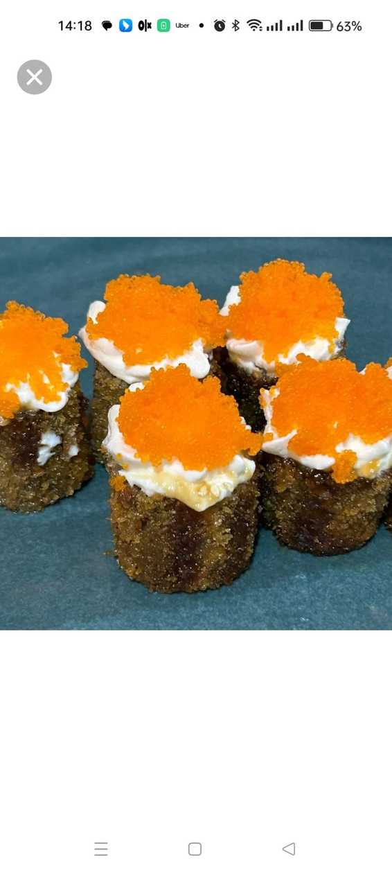 S8 MAKI SALMAO FRITO COM OVAS