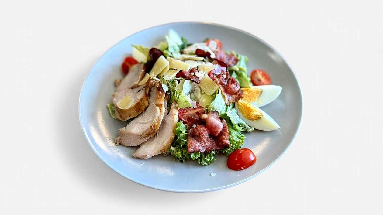 Classic Caesar Salad with Chicken