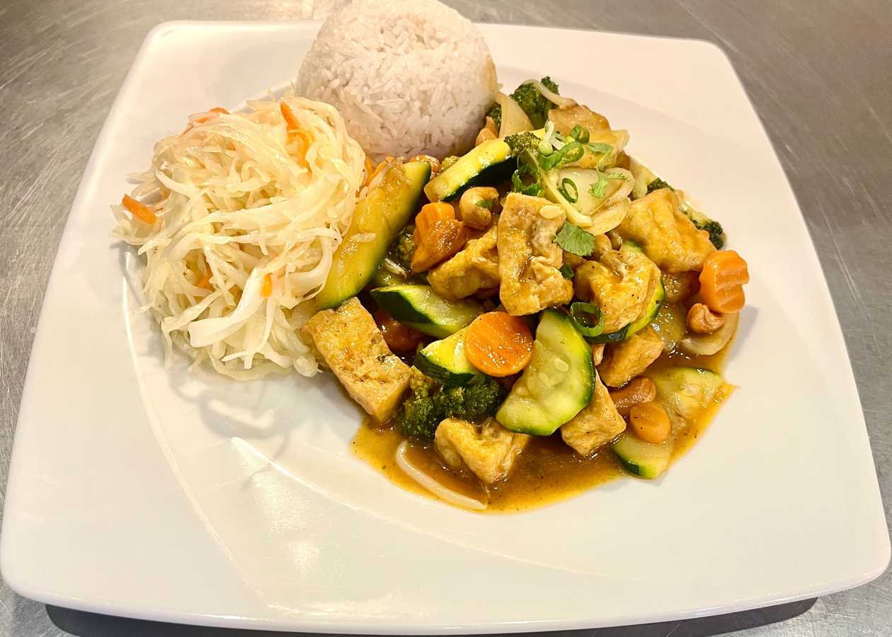 Tofu with Cashew Nuts