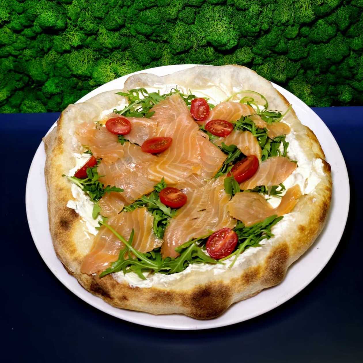 Pizza bianca al salmone