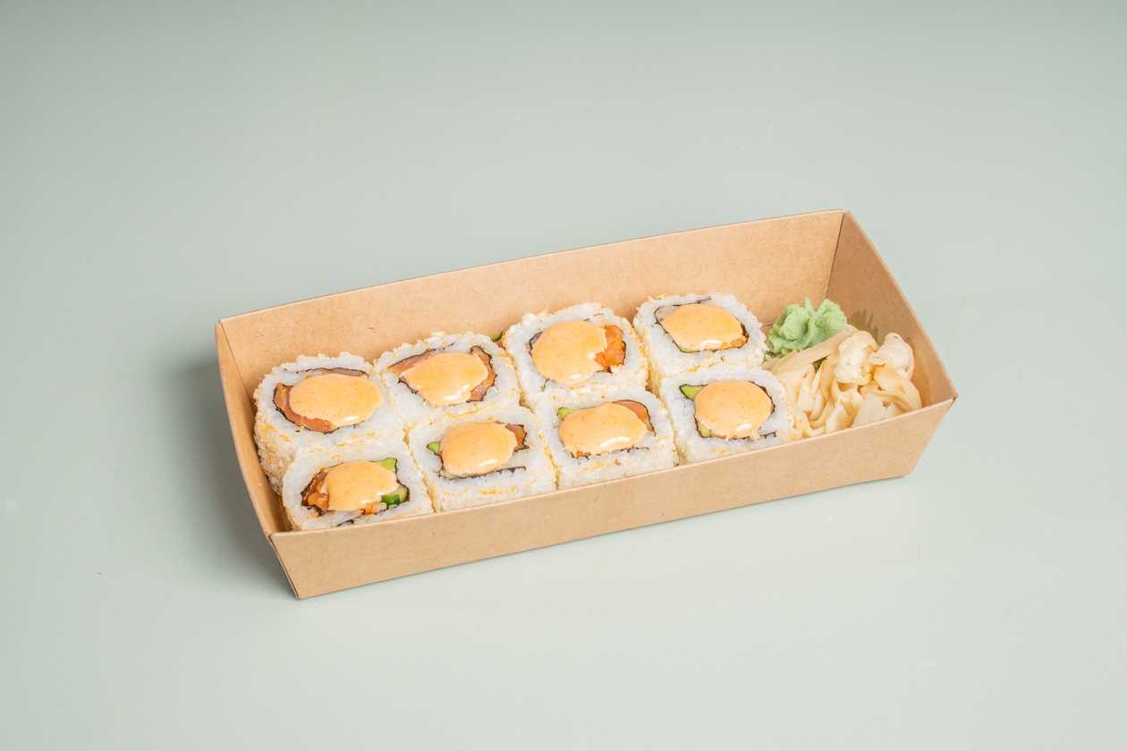 Spicy Salmon Maki (Hot)