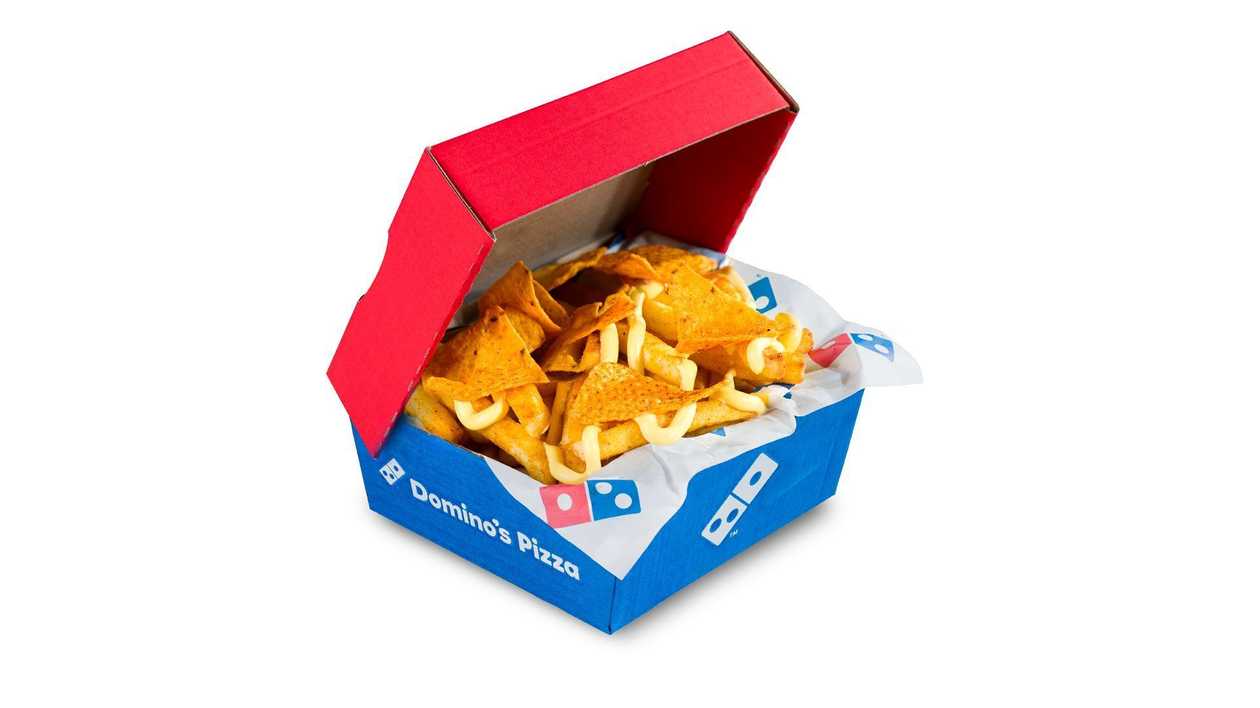 Frytki Loaded z Doritos i sosem serowym