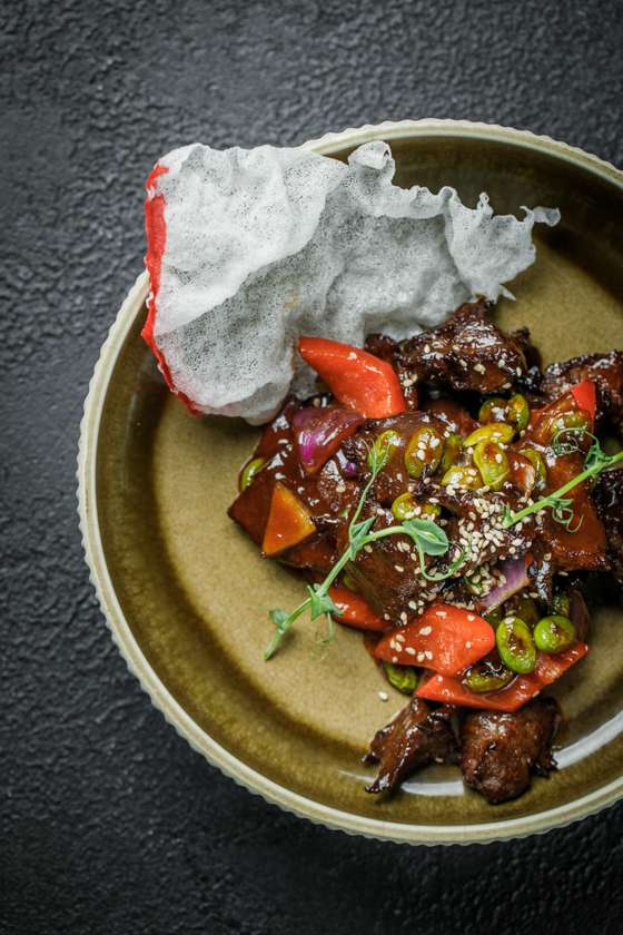 ЯЛОВИЧИНА WOK З В'ЄТНАМСЬКОЮ ЗЕЛЕННЮ (360г)