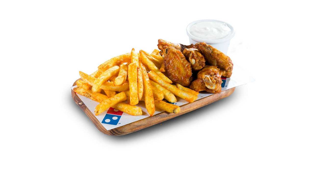 Wings Box z frytkami i sosem czosnkowym